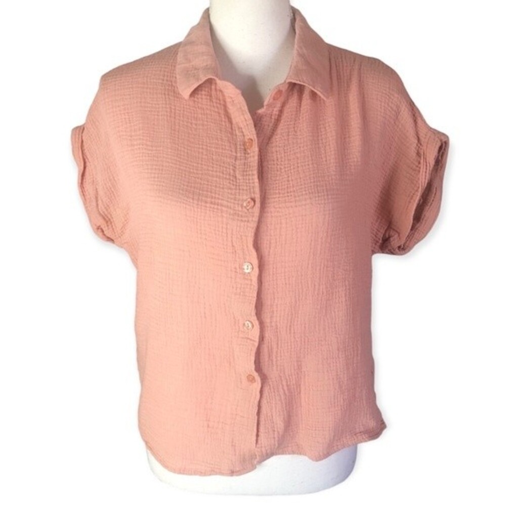 Ci Sono Textured Short Sleeve Button Front Cropped Blouse